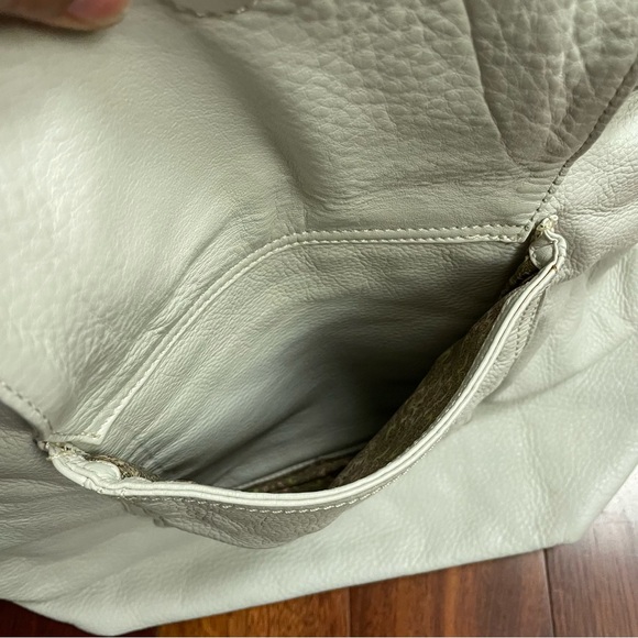 Marc by Marc Jacobs Off White Ivory Pebbled Leather Hobo Bag B17 - Picture 4 of 11